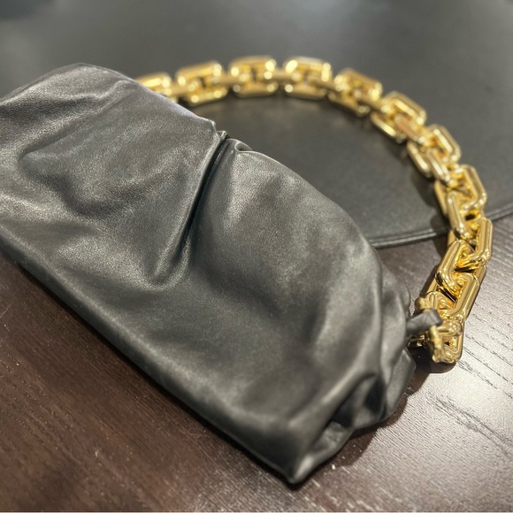 BOTTEGA VENETA The Chain Pouch gathered leather clutch - Picture 13 of 14